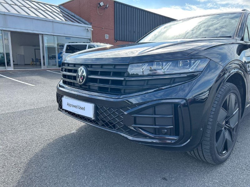 2024 (74) VOLKSWAGEN TOUAREG 3.0 V6 TDI 4Motion 286 Black Edition 5dr Tip Auto 5713269
