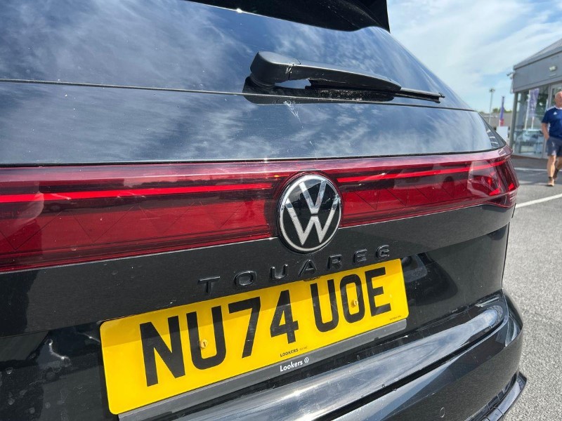2024 (74) VOLKSWAGEN TOUAREG 3.0 V6 TDI 4Motion 286 Black Edition 5dr Tip Auto 5713272
