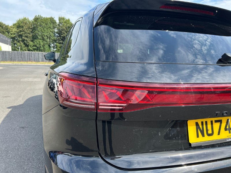2024 (74) VOLKSWAGEN TOUAREG 3.0 V6 TDI 4Motion 286 Black Edition 5dr Tip Auto 5713270