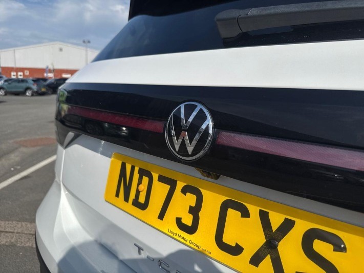 2023 (73) VOLKSWAGEN T-CROSS 1.0 TSI 110 Black Edition 5dr DSG 5703976