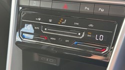 2022 (72) VOLKSWAGEN T-ROC 1.0 TSI Life 5dr 5719378