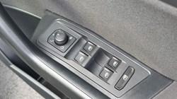 2022 (72) VOLKSWAGEN T-ROC 1.0 TSI Life 5dr 5719369