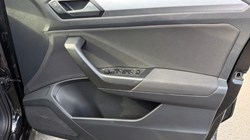 2022 (72) VOLKSWAGEN T-ROC 1.0 TSI Life 5dr 5719367