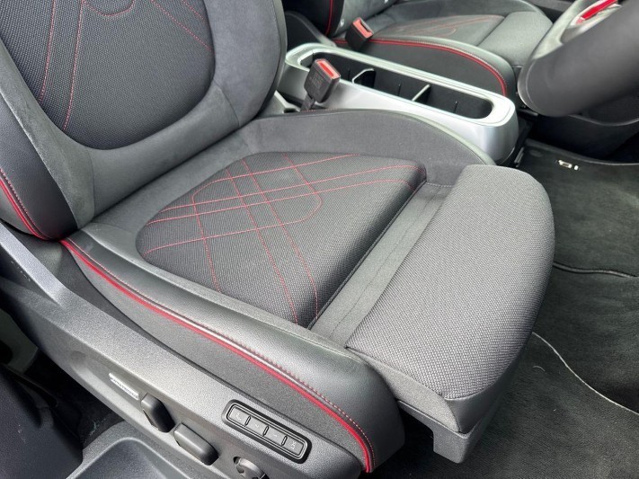 2025 (75) VOLKSWAGEN ID. BUZZ 250kW GTX Pro 86kWh 5dr 4MOTION LWB Auto [7 Seat] 5736399