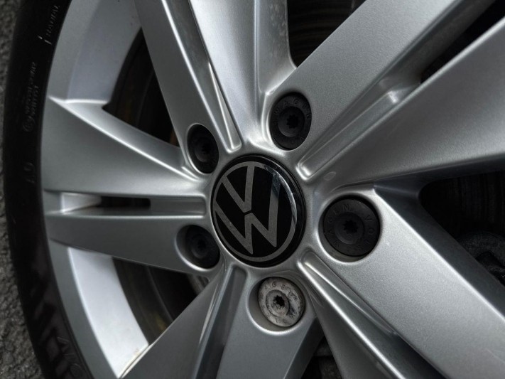 2024 (24) VOLKSWAGEN GOLF 1.5 TSI Life 5dr 5754788