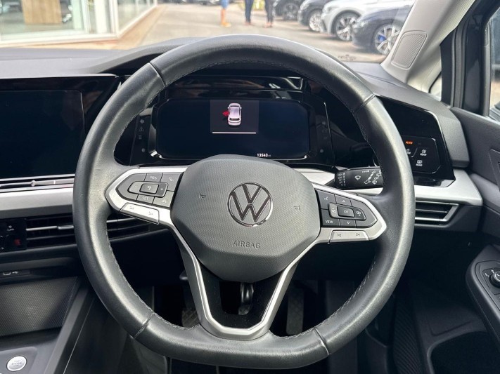 2024 (24) VOLKSWAGEN GOLF 1.5 TSI Life 5dr 5754759