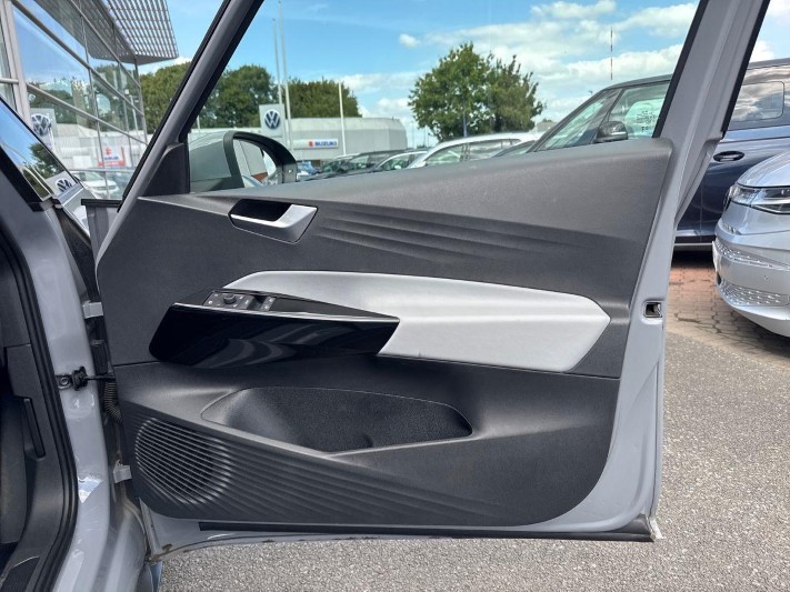 2023 (23) VOLKSWAGEN ID.3 107KW Family Pro 58kWh 5dr Auto 5744683