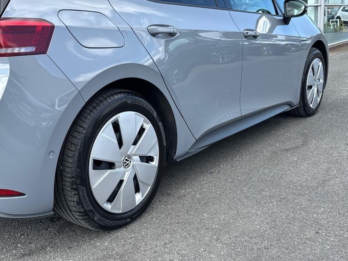2023 (23) VOLKSWAGEN ID.3 107KW Family Pro 58kWh 5dr Auto 5744710