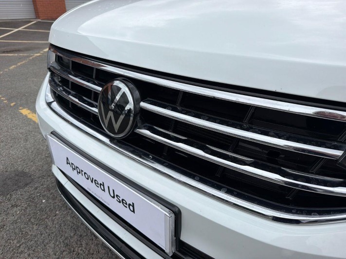 2023 (23) VOLKSWAGEN TIGUAN 2.0 TDI R-Line Edition 5dr DSG 5721326