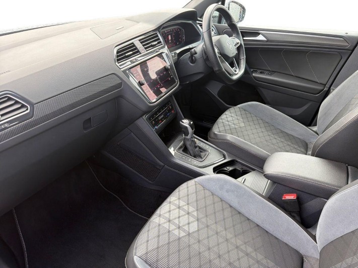 2023 (23) VOLKSWAGEN TIGUAN 2.0 TDI R-Line Edition 5dr DSG 5721299