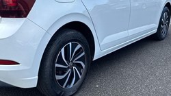 2022 (22) VOLKSWAGEN POLO 1.0 TSI Life 5dr 5797482