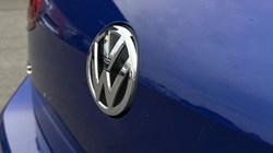 2020 (70) VOLKSWAGEN GOLF 2.0 TDi 140 GT 3dr 5760681