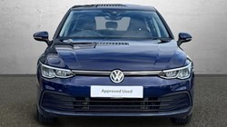 2021 (21) VOLKSWAGEN GOLF 1.0 eTSI Life 5dr DSG 5781848