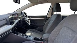 2021 (21) VOLKSWAGEN GOLF 1.0 eTSI Life 5dr DSG 5781845