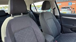 2021 (21) VOLKSWAGEN GOLF 1.0 eTSI Life 5dr DSG 5781850
