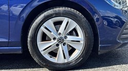 2021 (21) VOLKSWAGEN GOLF 1.0 eTSI Life 5dr DSG 5781843