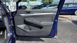 2021 (21) VOLKSWAGEN GOLF 1.0 eTSI Life 5dr DSG 5781852