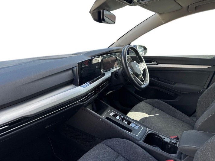2021 (21) VOLKSWAGEN GOLF 1.0 eTSI Life 5dr DSG
