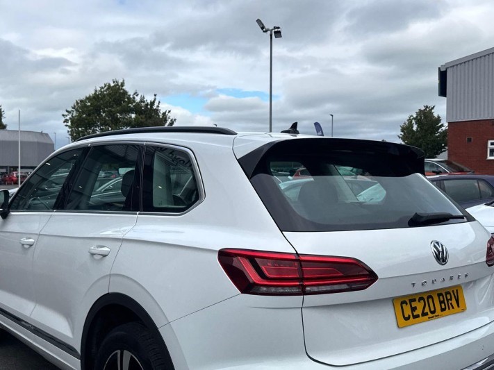 2020 (20) VOLKSWAGEN TOUAREG 3.0 V6 TDI 4Motion SEL 5dr Tip Auto 5790233