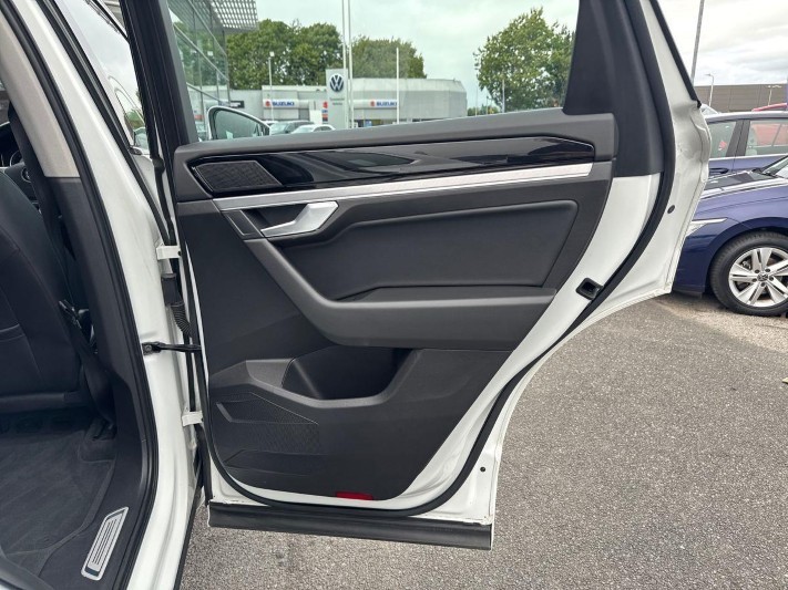 2020 (20) VOLKSWAGEN TOUAREG 3.0 V6 TDI 4Motion SEL 5dr Tip Auto 5790252