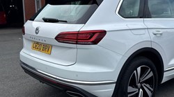 2020 (20) VOLKSWAGEN TOUAREG 3.0 V6 TDI 4Motion SEL 5dr Tip Auto 5790239