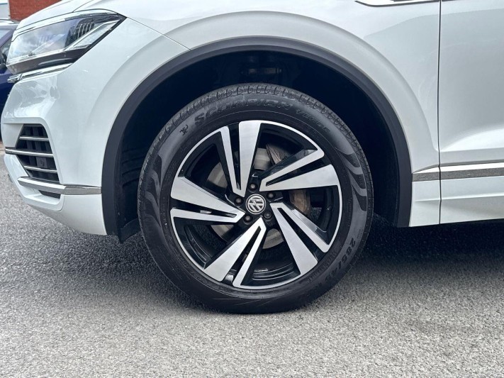 2020 (20) VOLKSWAGEN TOUAREG 3.0 V6 TDI 4Motion SEL 5dr Tip Auto 5790198