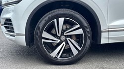 2020 (20) VOLKSWAGEN TOUAREG 3.0 V6 TDI 4Motion SEL 5dr Tip Auto 5790198