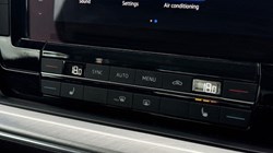 2020 (20) VOLKSWAGEN TOUAREG 3.0 V6 TDI 4Motion SEL 5dr Tip Auto 5790222