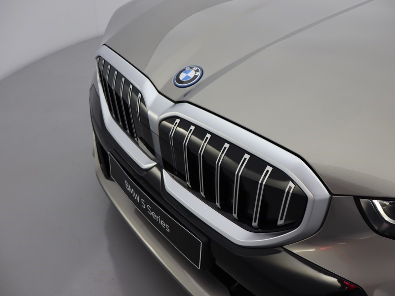  BMW 5 SERIES 530e M Sport 4dr Auto 4759948