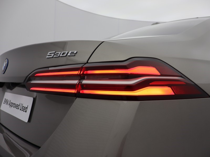  BMW 5 SERIES 530e M Sport 4dr Auto 4759938