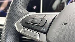 2025 (25) VOLKSWAGEN GOLF 1.5 eTSI 150 R-Line 5dr DSG 5790890