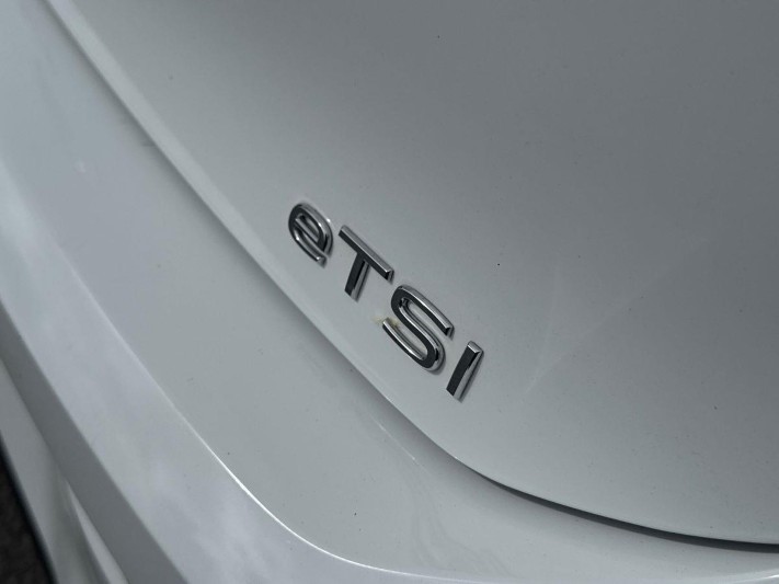 2025 (25) VOLKSWAGEN GOLF 1.5 eTSI 150 R-Line 5dr DSG 5790882
