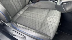 2025 (25) VOLKSWAGEN GOLF 1.5 eTSI 150 R-Line 5dr DSG 5790887