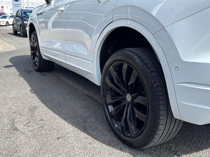 2023 (23) VOLKSWAGEN TOUAREG 3.0 V6 TDI 4Motion 231 Black Edition 5dr Tip Auto 5790475