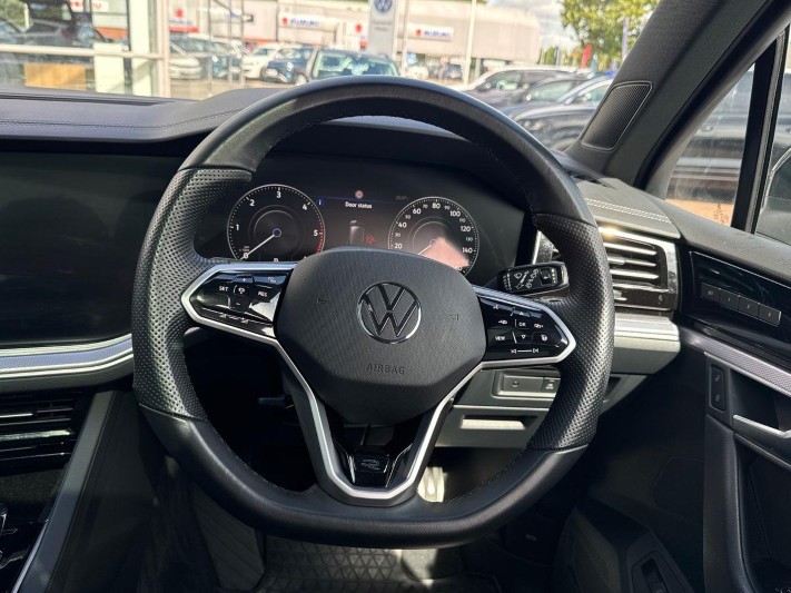 2023 (23) VOLKSWAGEN TOUAREG 3.0 V6 TDI 4Motion 231 Black Edition 5dr Tip Auto 5790454