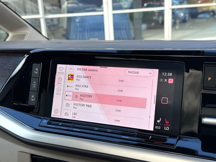 2024 (74) VOLKSWAGEN MULTIVAN 1.4 TSI eHybrid Style 5dr LWB DSG 5852211