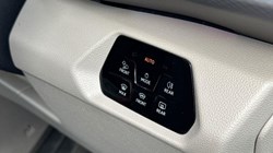 2024 (74) VOLKSWAGEN MULTIVAN 1.4 TSI eHybrid Style 5dr LWB DSG 5852249
