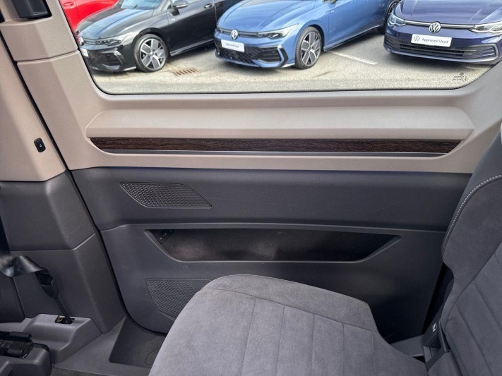 2024 (74) VOLKSWAGEN MULTIVAN 1.4 TSI eHybrid Style 5dr DSG 5860545