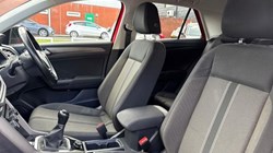 2020 (20) VOLKSWAGEN T-ROC 1.0 TSI Design 5dr 5827454