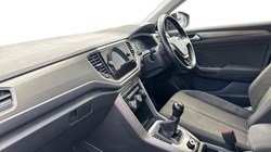 2020 (20) VOLKSWAGEN T-ROC 1.0 TSI Design 5dr 5827420