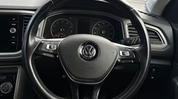 2020 (20) VOLKSWAGEN T-ROC 1.0 TSI Design 5dr 5827438