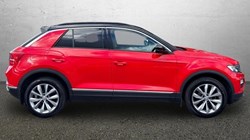 2020 (20) VOLKSWAGEN T-ROC 1.0 TSI Design 5dr 5827422