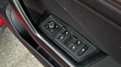 2020 (20) VOLKSWAGEN T-ROC 1.0 TSI Design 5dr 5827434