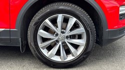 2020 (20) VOLKSWAGEN T-ROC 1.0 TSI Design 5dr 5827423