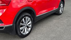 2020 (20) VOLKSWAGEN T-ROC 1.0 TSI Design 5dr 5827459