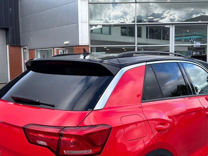 2020 (20) VOLKSWAGEN T-ROC 1.0 TSI Design 5dr 5827458