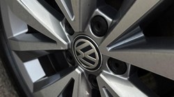 2020 (20) VOLKSWAGEN T-ROC 1.0 TSI Design 5dr 5827467