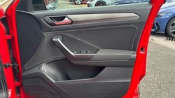 2020 (20) VOLKSWAGEN T-ROC 1.0 TSI Design 5dr 5827432
