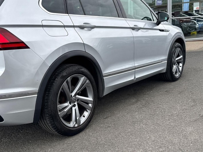 2023 (23) VOLKSWAGEN TIGUAN 2.0 TDI R-Line Edition 5dr DSG 5812483