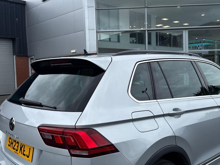 2023 (23) VOLKSWAGEN TIGUAN 2.0 TDI R-Line Edition 5dr DSG 5812482